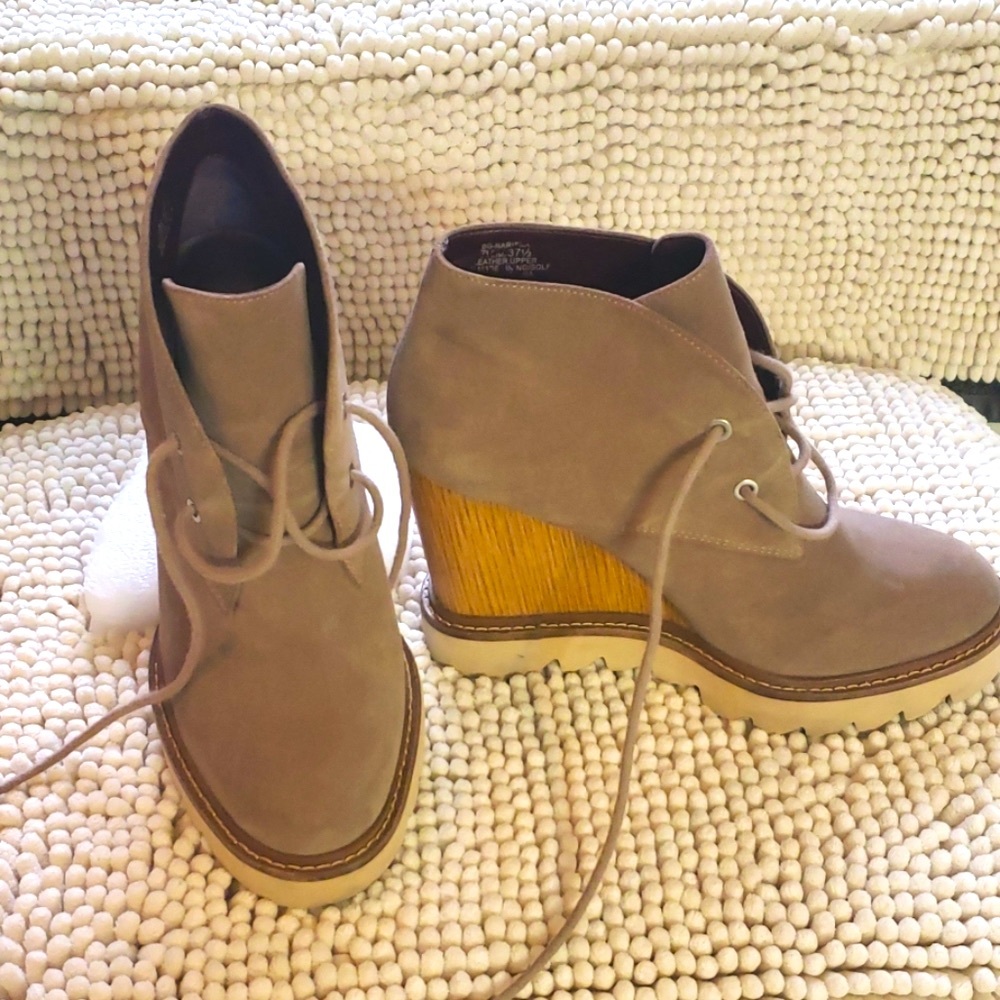BCBG Generation 7.5 suede booties ⚠️temporal reduction ⚠️
